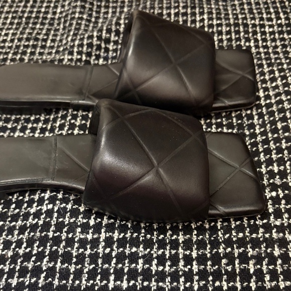 Black Quilted bottega veneta slides - Picture 6 of 10